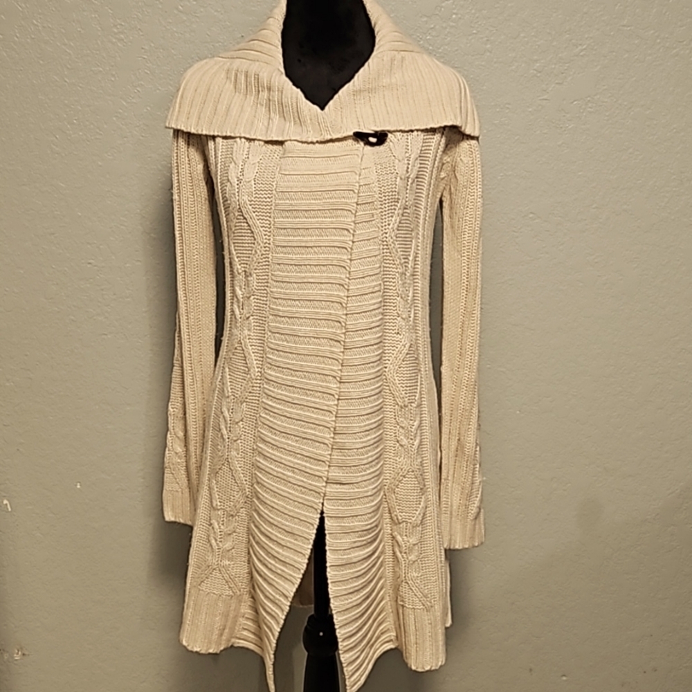 Great Northwest Indigo long cable knit sweater with single clasp, size small